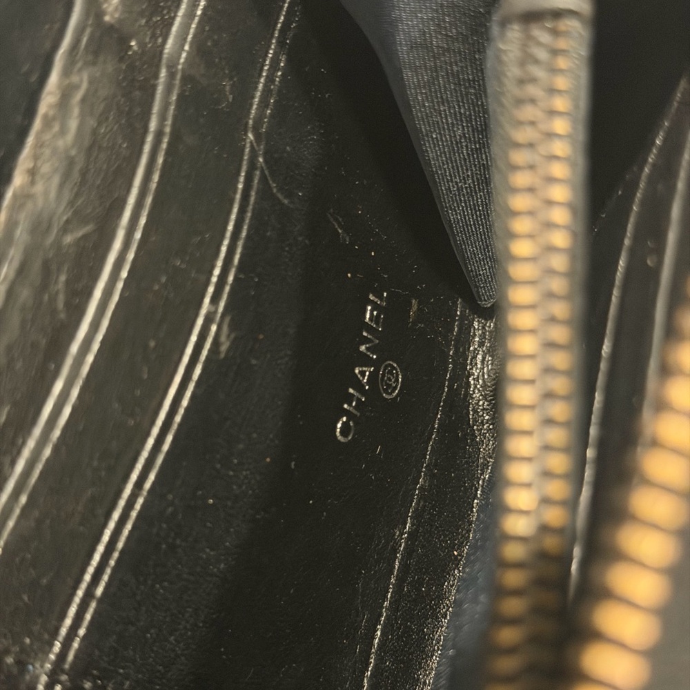 CHANEL Black Floral Embossed Wallet - Picture 5 of 12